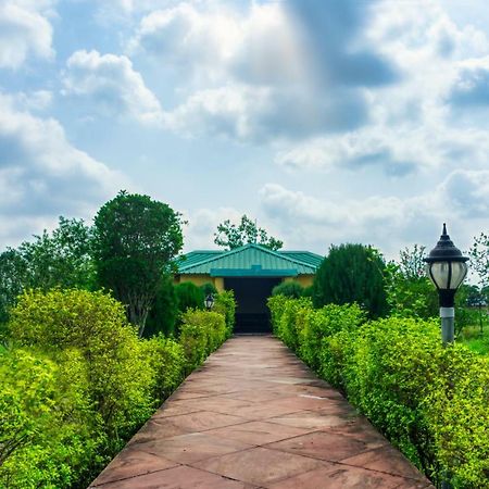 Tusk And Roar Corbett Resort Dhela Екстериор снимка