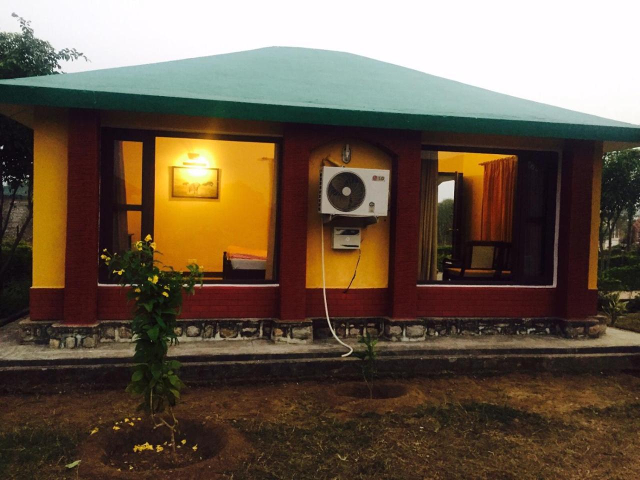 Tusk And Roar Corbett Resort Dhela Екстериор снимка